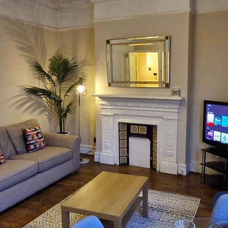 ロンドンCharming Flat In Wimbledonアパートメント エクステリア 写真