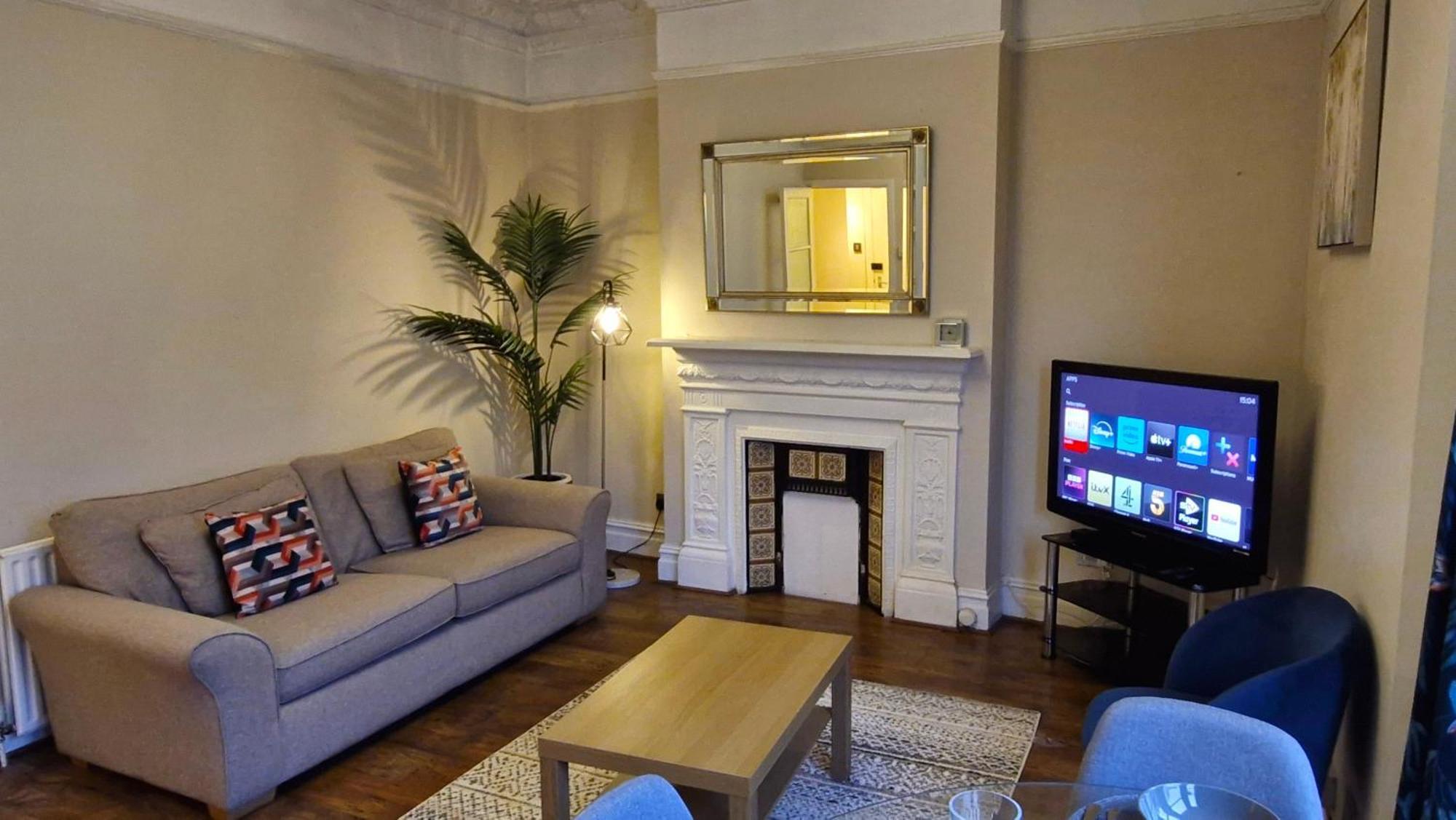 ロンドンCharming Flat In Wimbledonアパートメント エクステリア 写真