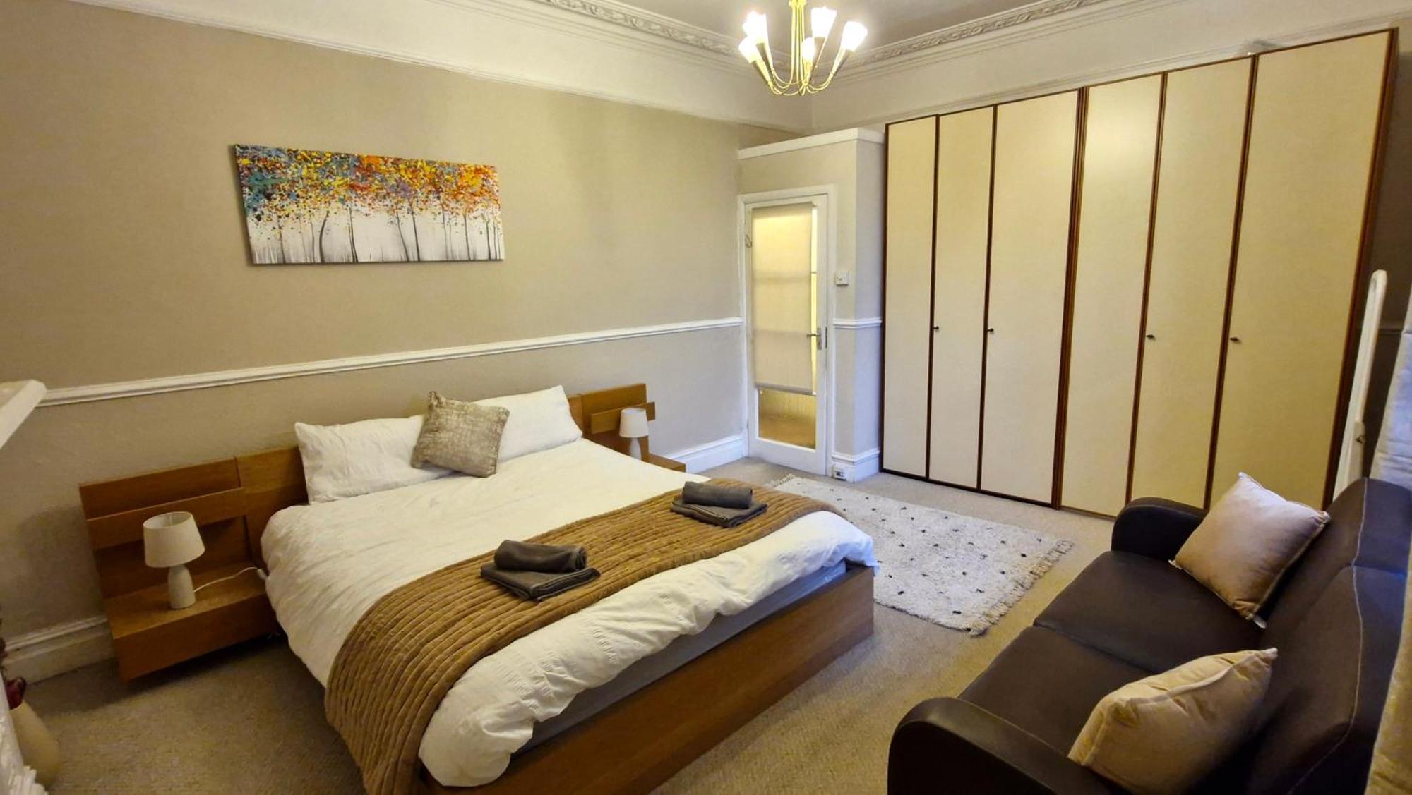 ロンドンCharming Flat In Wimbledonアパートメント エクステリア 写真